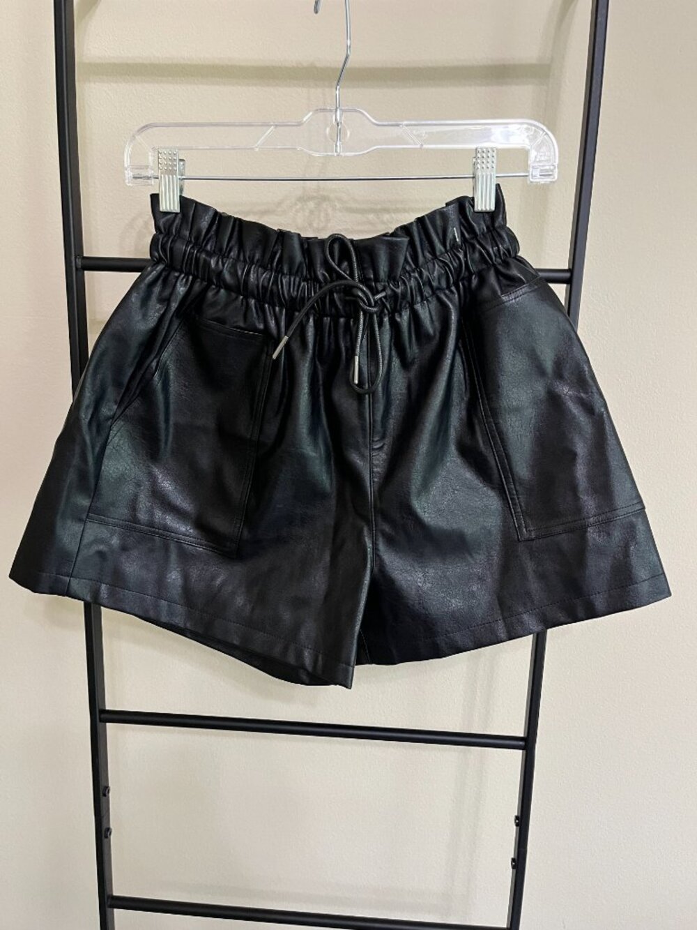 Qianxizhan Vegan Leather Paperbag Ruffle Shorts Large NWT